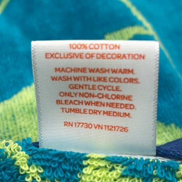 2379- Sun Squad Blue and Green Beach Towel 6 FT Long NWT - Picture 8 of 9